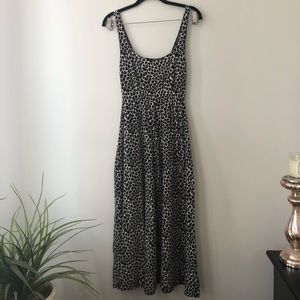 Urban Outfitters Dakota Midi Dress 🖤🤍